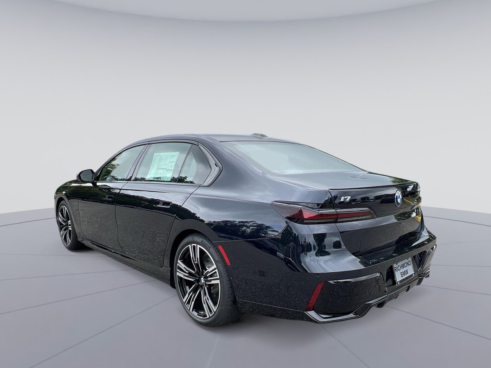 New 2025 BMW i7 eDrive50 w/ Executive Package RWD image 3