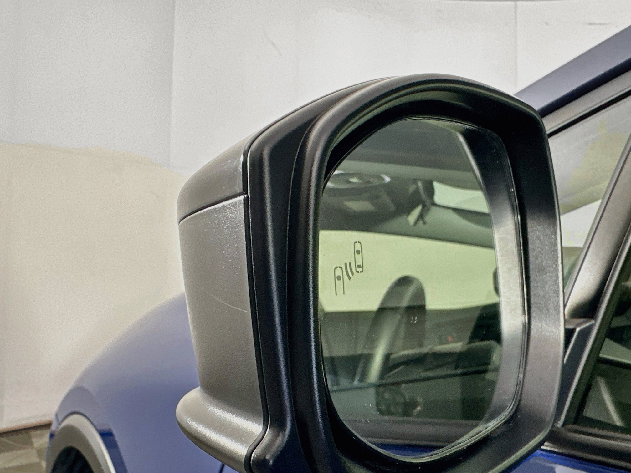 Used 2024 Toyota Prius LE FWD image 16