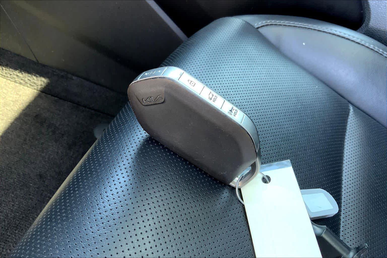 Used 2025 Kia Telluride S AWD/4WD image 15