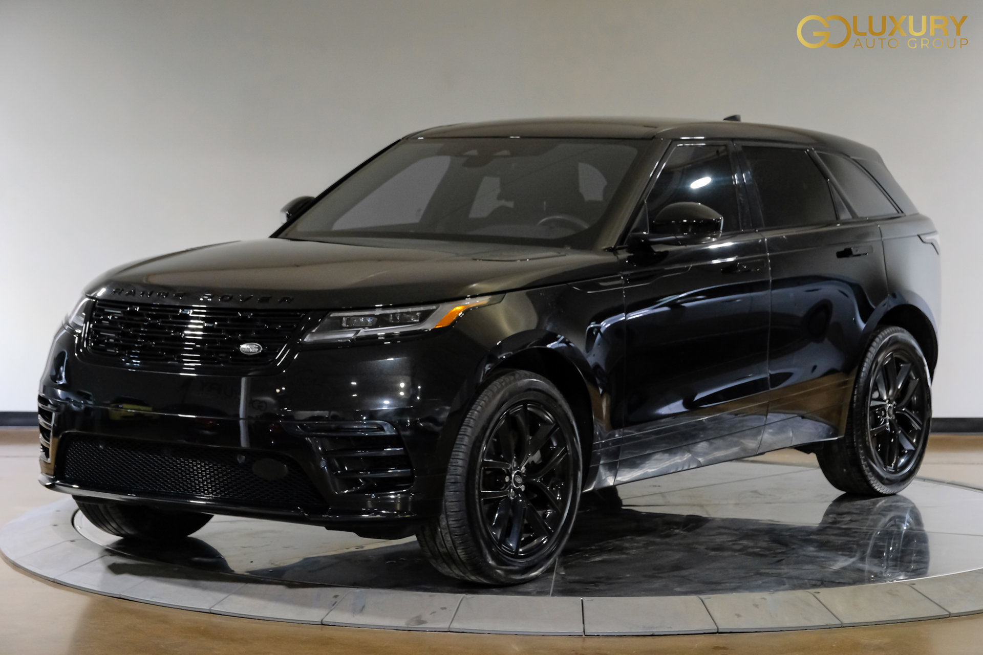 Used 2025 Land Rover Range Rover Velar Dynamic SE AWD/4WD image 8