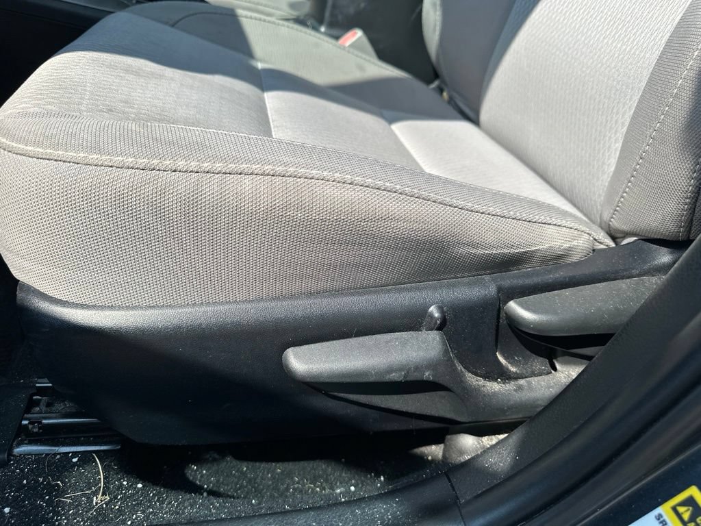 Used 2016 Toyota Corolla LE FWD image 16