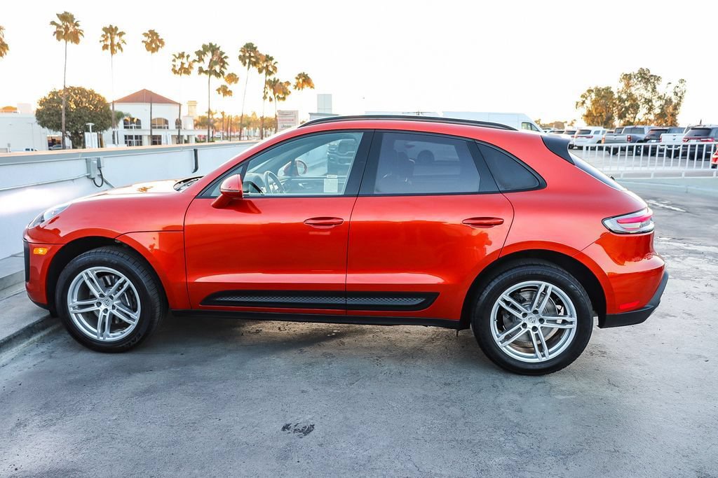 Used 2024 Porsche Macan AWD/4WD image 14