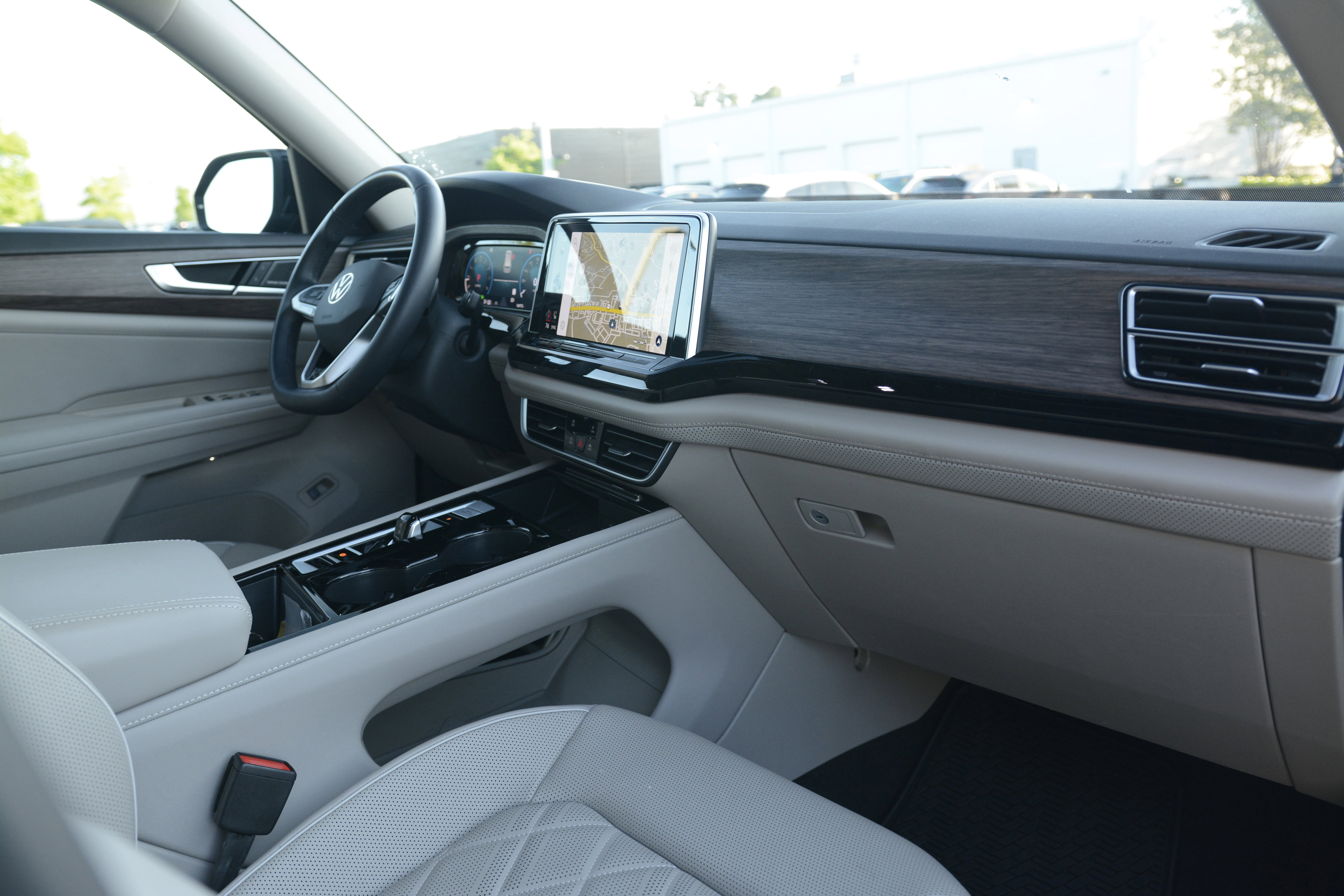 Used 2024 Volkswagen Atlas SEL Premium R-Line AWD/4WD image 12