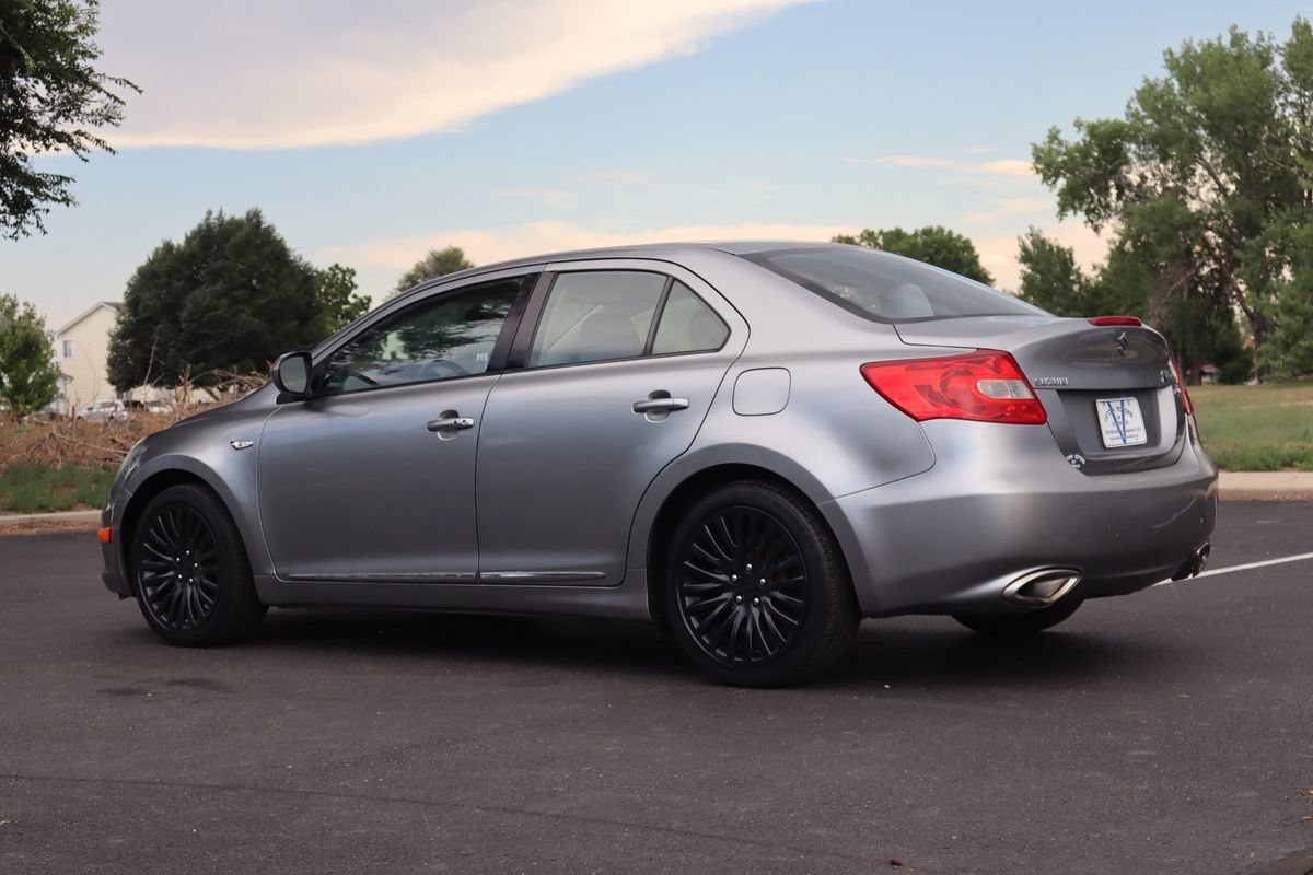 Used 2011 Suzuki Kizashi SE AWD/4WD image 7