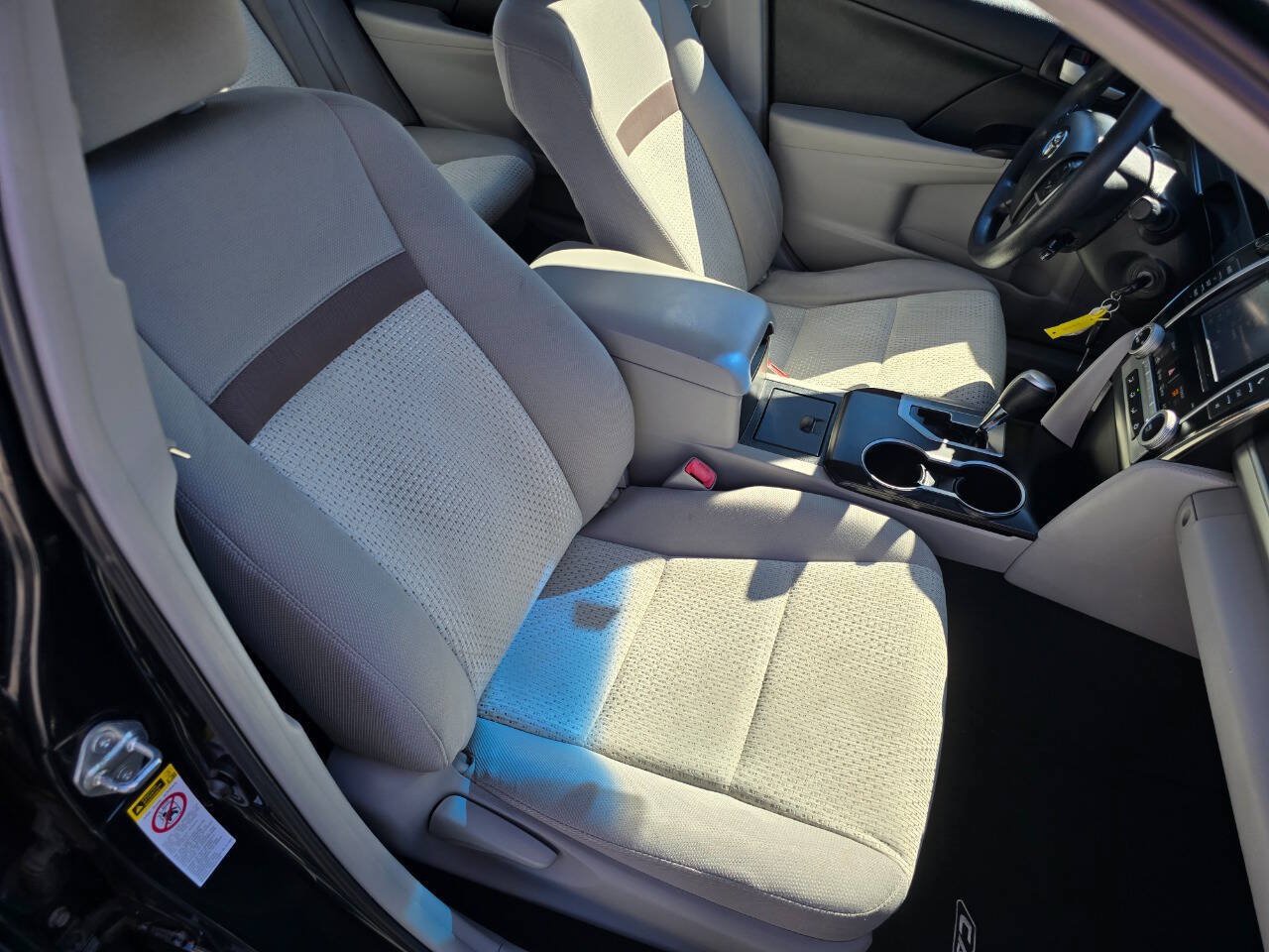 Used 2013 Toyota Camry LE FWD image 25