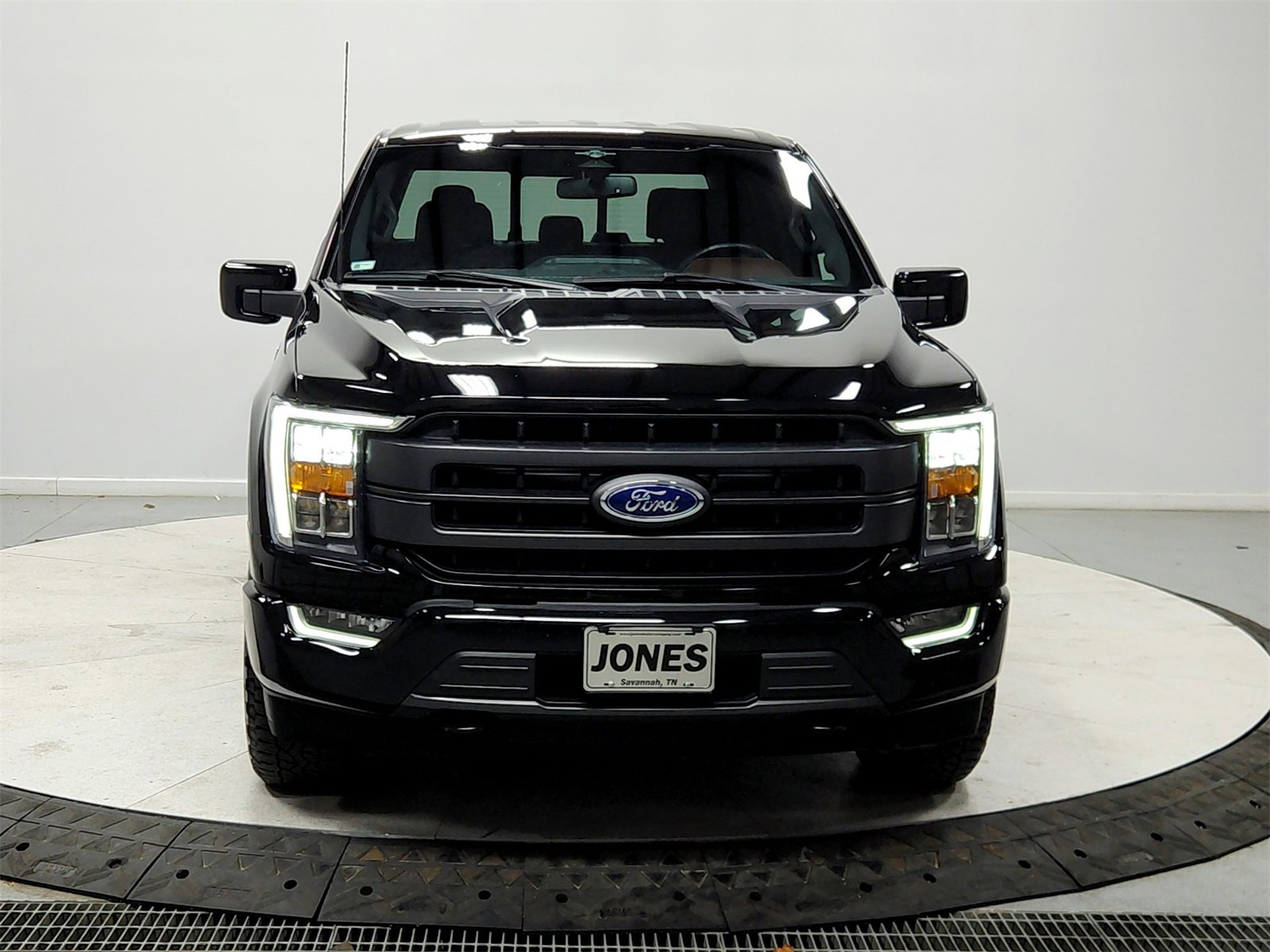 Used 2023 Ford F150 Lariat image 2
