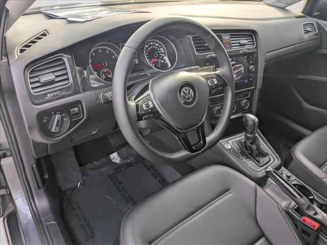 Used 2019 Volkswagen Golf SE image 11