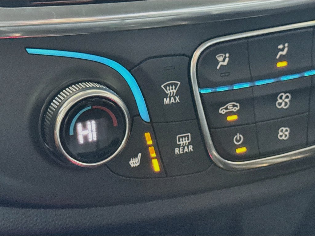 Used 2021 Chevrolet Traverse RS FWD image 21