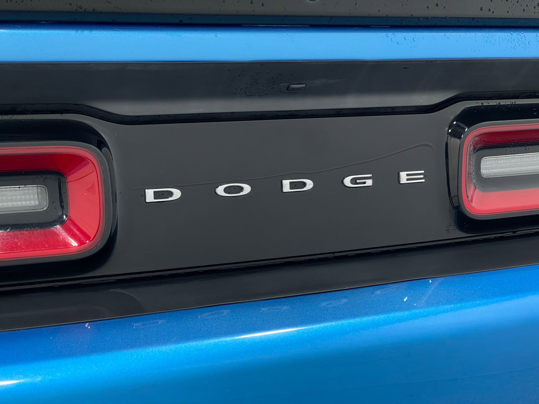 Used 2016 Dodge Challenger SRT w/ Technology Group image 38
