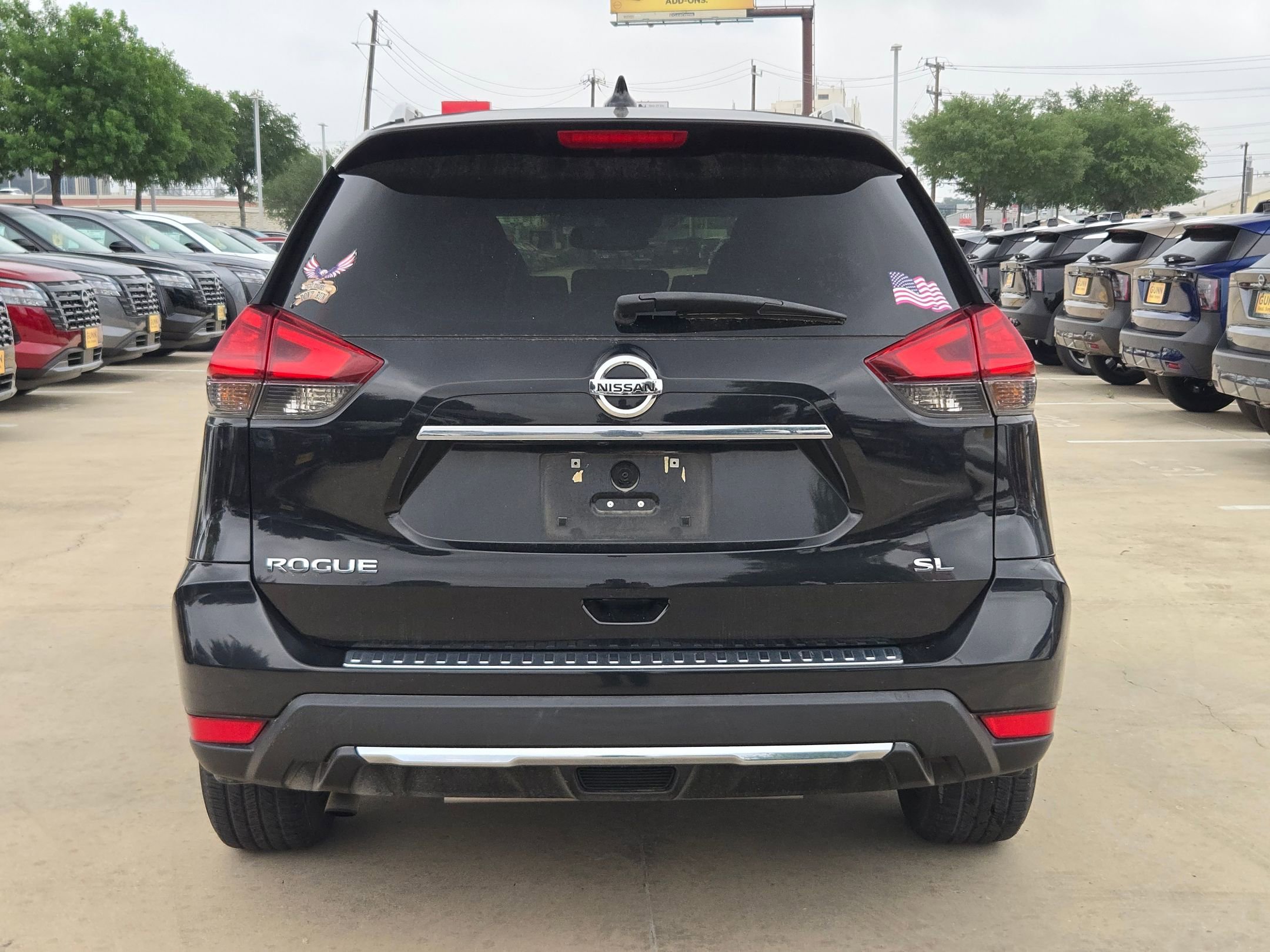 Used 2017 Nissan Rogue SL w/ SL Premium Package FWD image 4