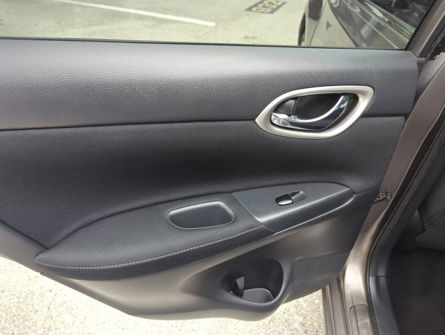 Used 2015 Nissan Sentra SV FWD image 11