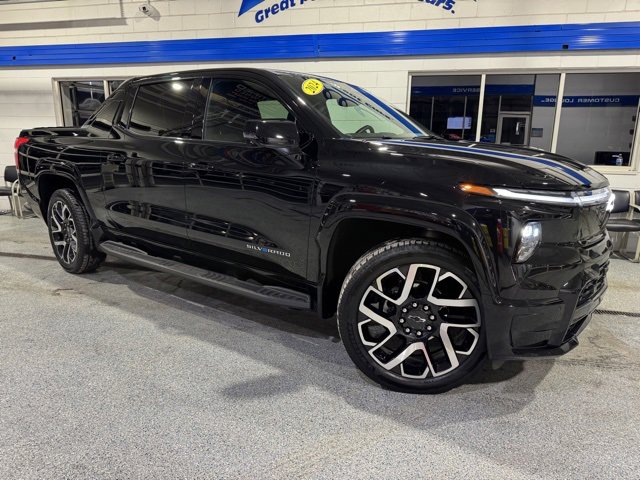 Used 2024 Chevrolet Silverado EV RST image 2