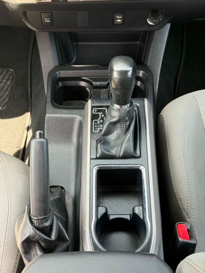 Used 2017 Toyota Tacoma SR5 w/ Tow Package AWD/4WD image 27
