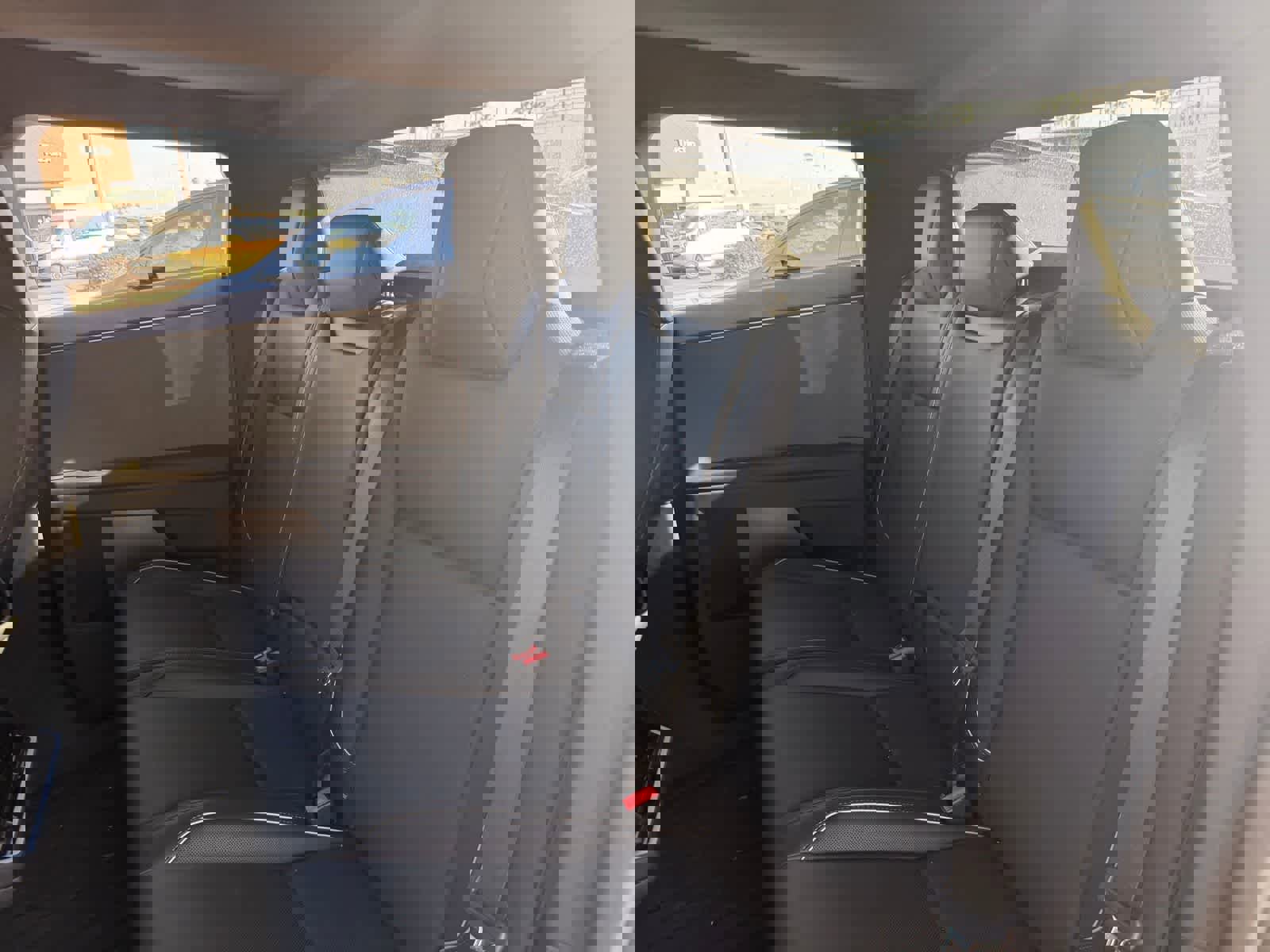 Used 2024 Tesla Cybertruck AWD Crew Cab image 10