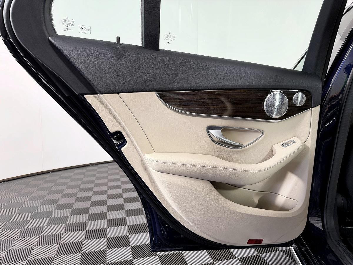 Used 2018 Mercedes-Benz C 300 4MATIC Sedan image 36
