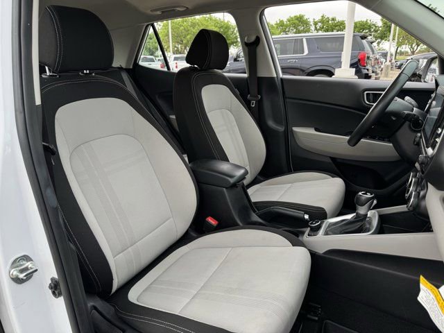 Used 2024 Hyundai Venue SEL image 33