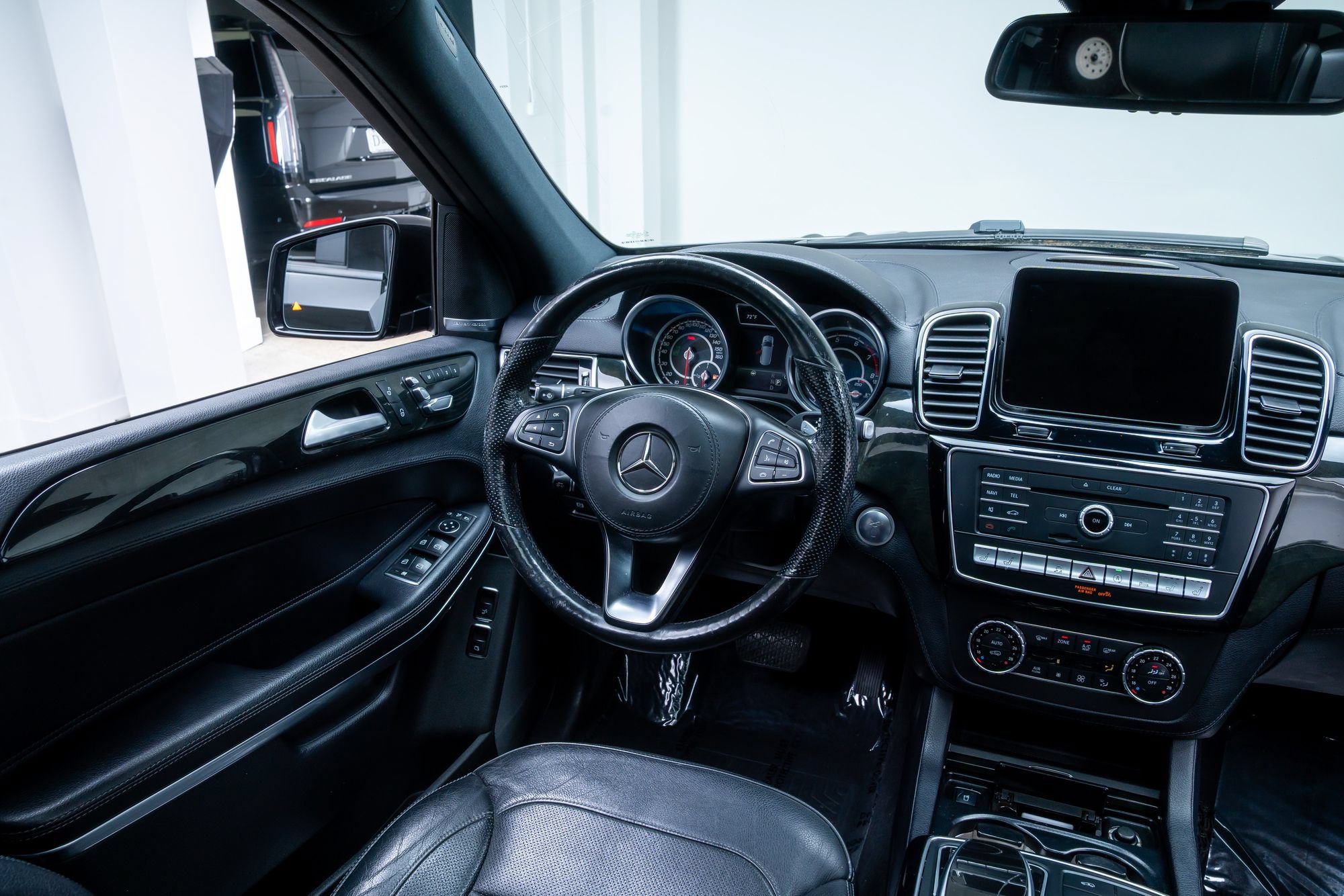 Used 2018 Mercedes-Benz GLS 550 4MATIC image 8