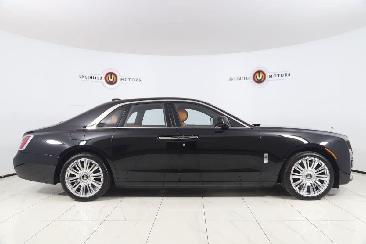 Used 2023 Rolls-Royce Ghost AWD/4WD image 2