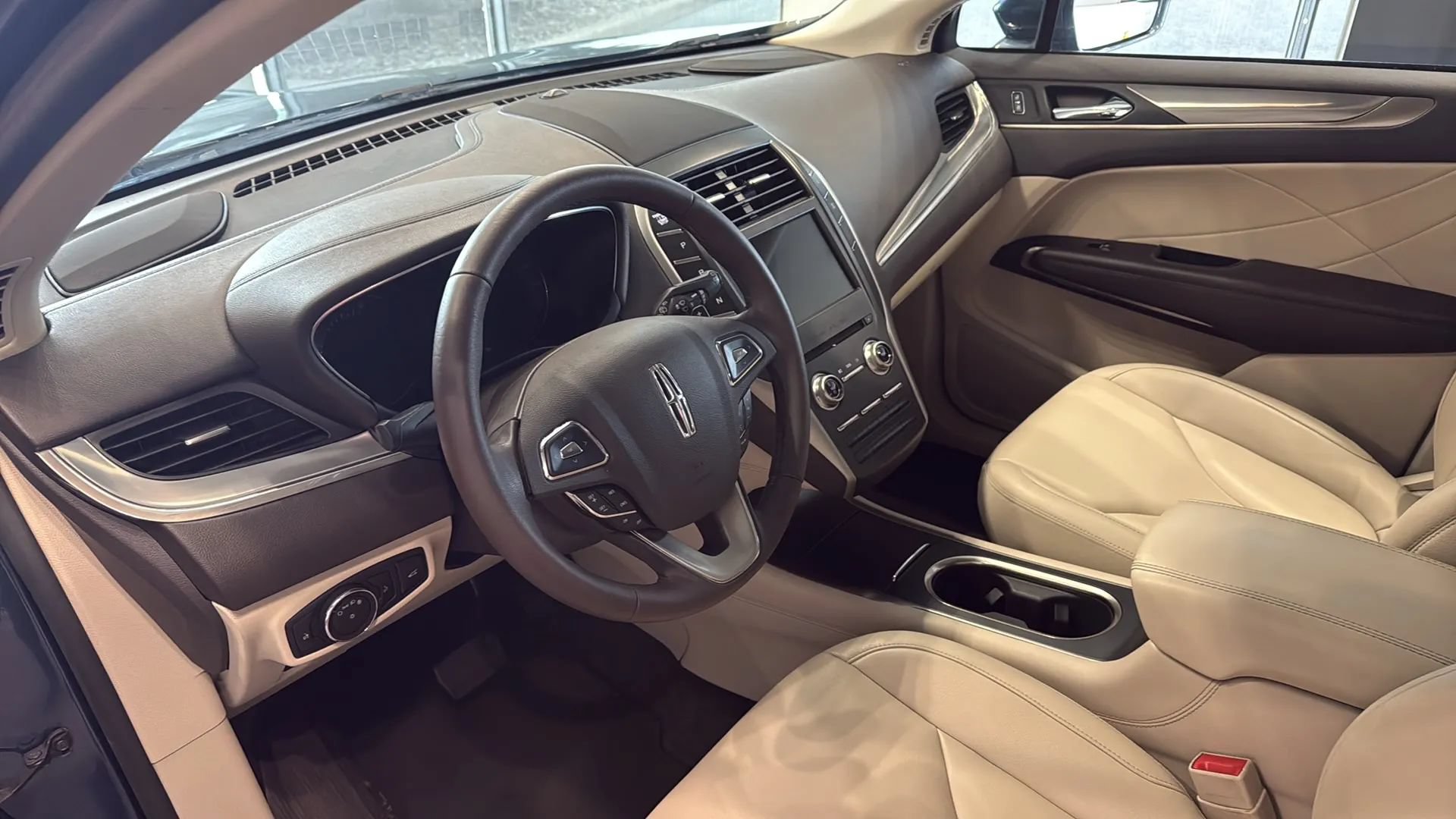 Used 2018 Lincoln MKC Premiere FWD image 17