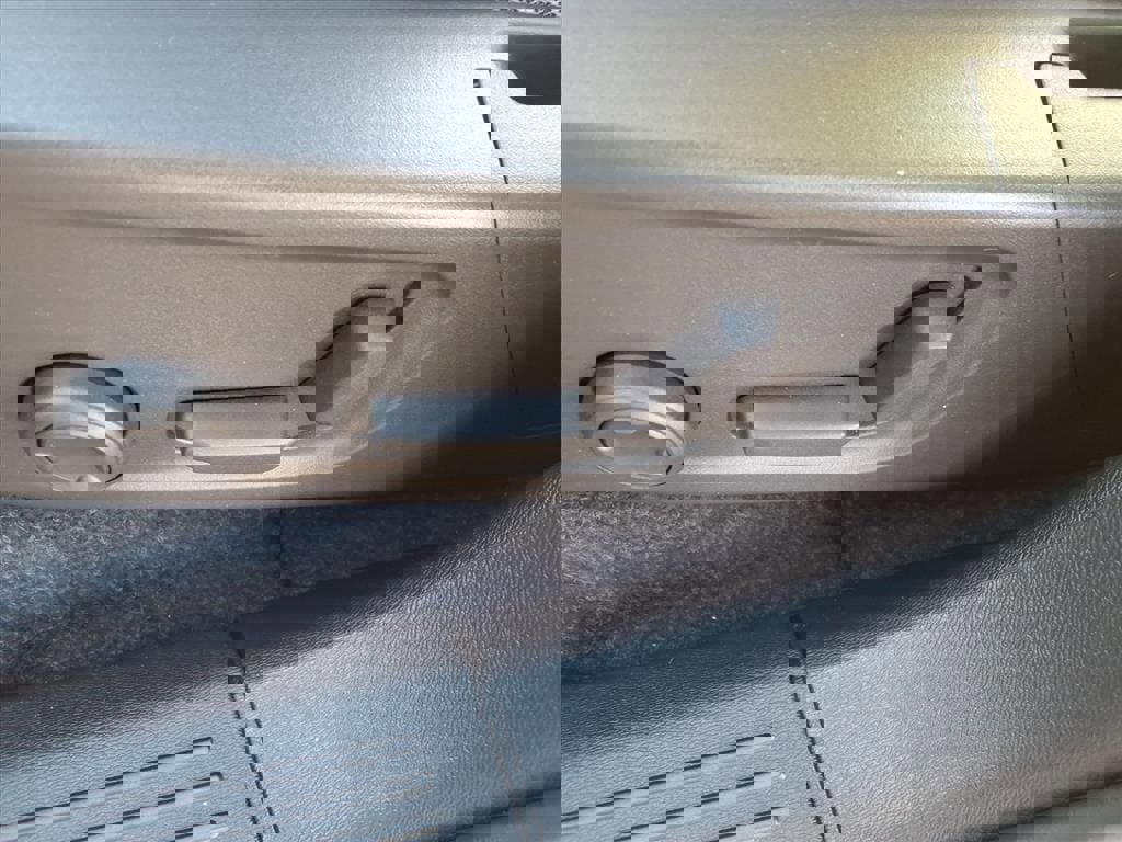 New 2026 Volvo EX40 Plus w/ Climate Package image 14