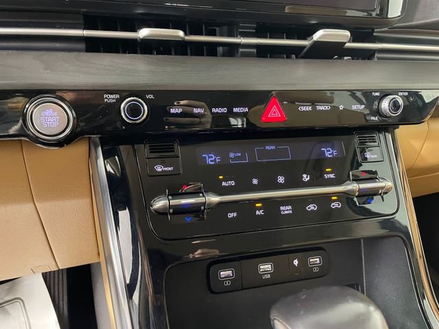 Used 2022 Kia Carnival EX FWD image 8