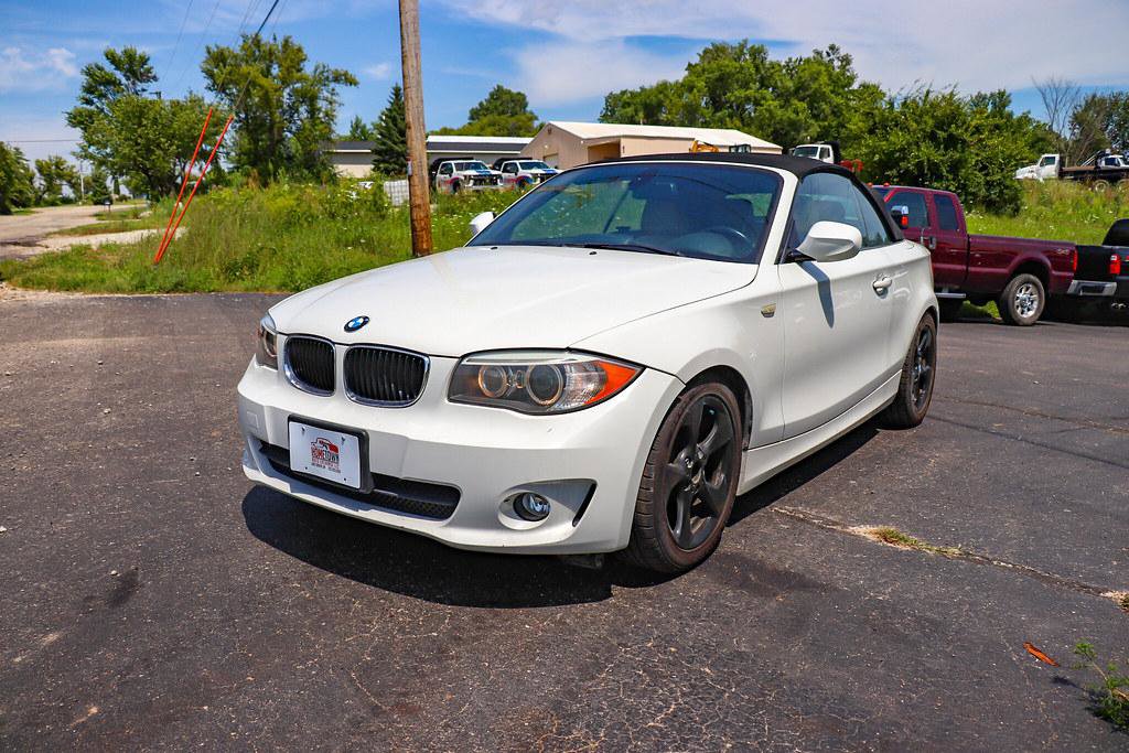 Used 2012 BMW 128i Convertible RWD image 10