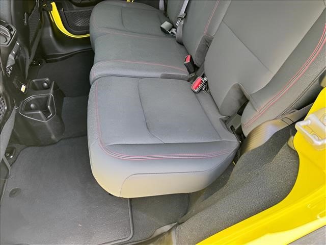 Used 2024 Jeep Wrangler Unlimited Rubicon AWD/4WD image 12