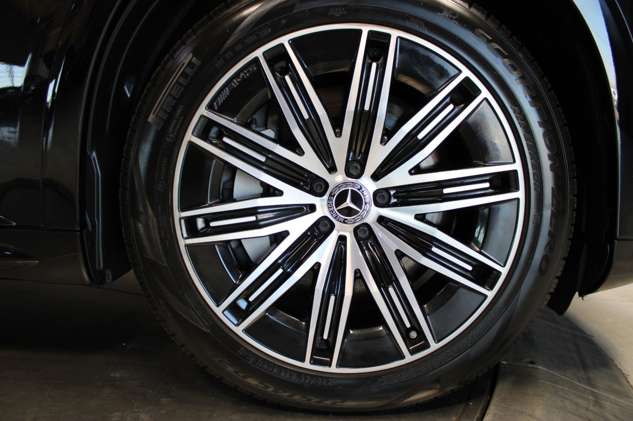 Used 2023 Mercedes-Benz EQS 580 4MATIC SUV image 38