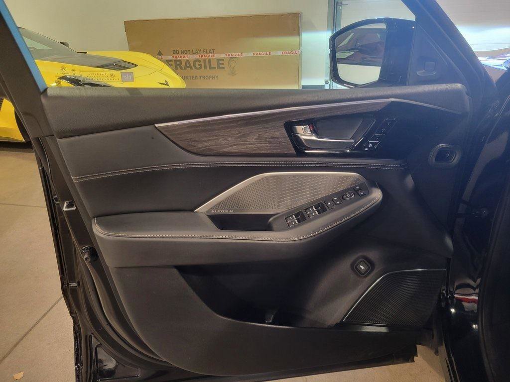 Used 2023 Acura MDX SH-AWD w/ Advance Package image 22