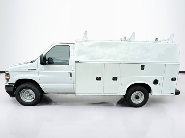 New 2027 Ford E-350 and Econoline 350 Super Duty w/ Power Equipment Group RWD image 3