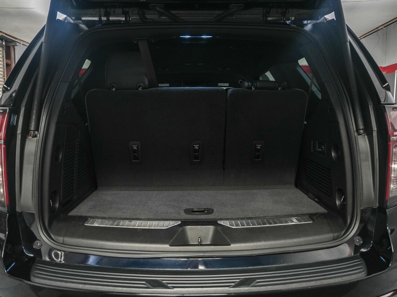 Used 2022 Chevrolet Tahoe RST w/ Luxury Package AWD/4WD image 44