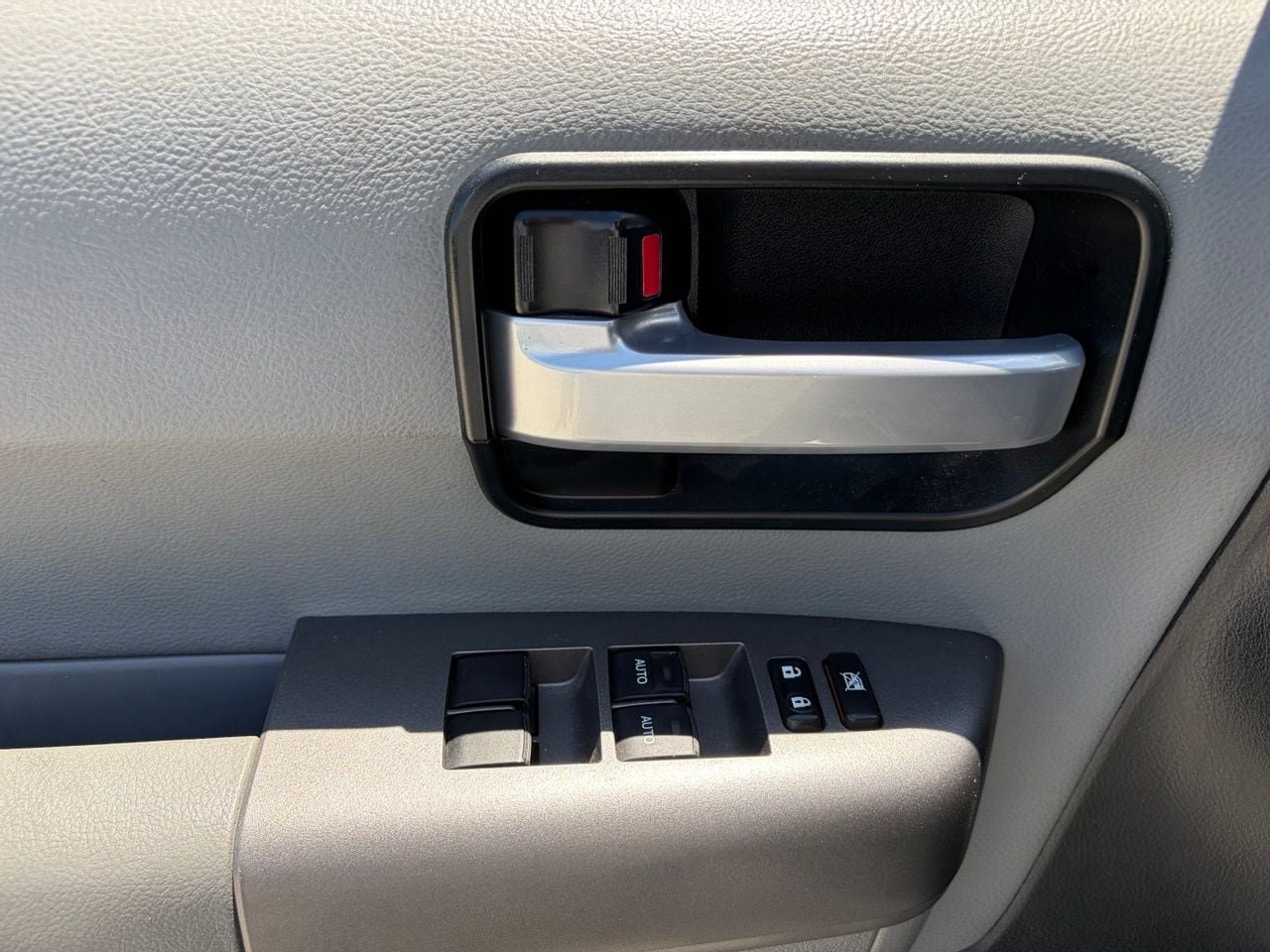 Used 2015 Toyota Sequoia Limited RWD image 6