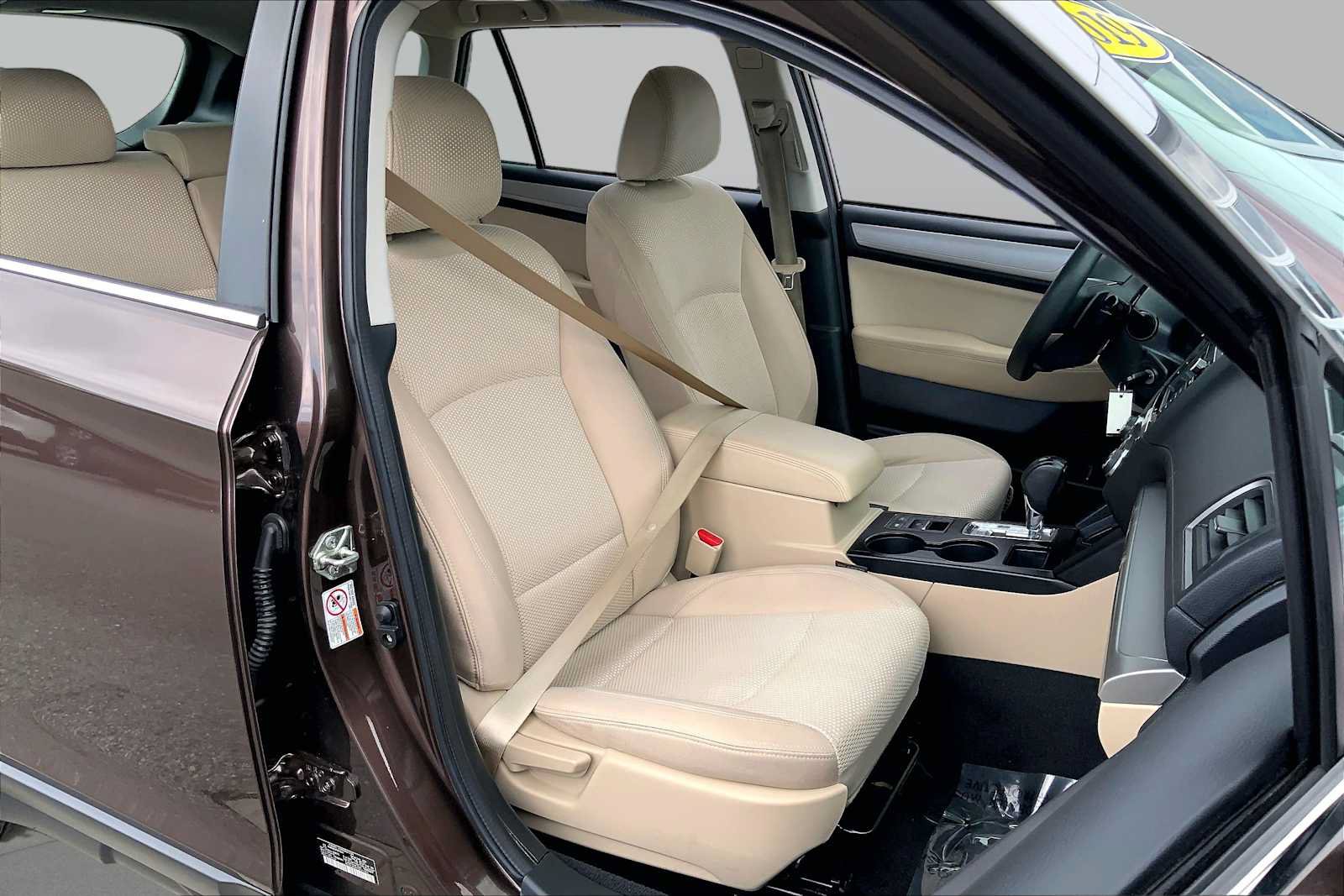 Used 2019 Subaru Outback 2.5i AWD/4WD image 8