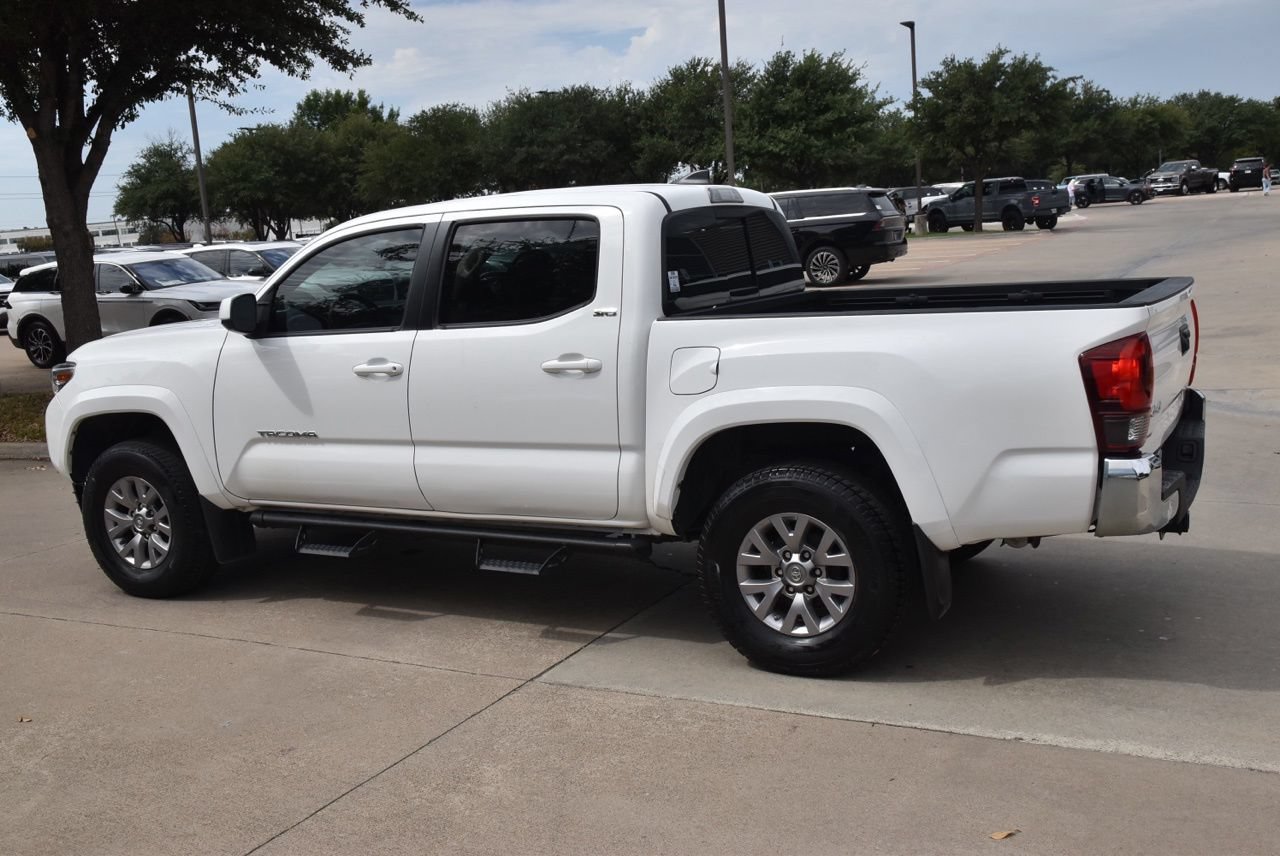 Used 2018 Toyota Tacoma SR5 AWD/4WD image 11