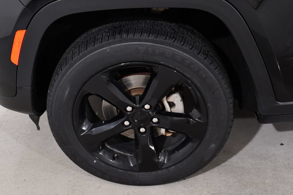 Used 2023 Jeep Grand Cherokee Altitude AWD/4WD image 24