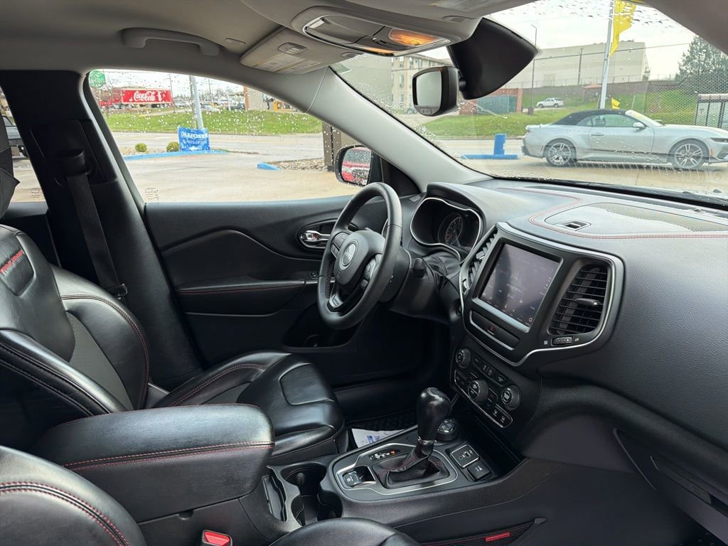 Used 2022 Jeep Cherokee Trailhawk w/ Trailer Tow Group AWD/4WD image 13