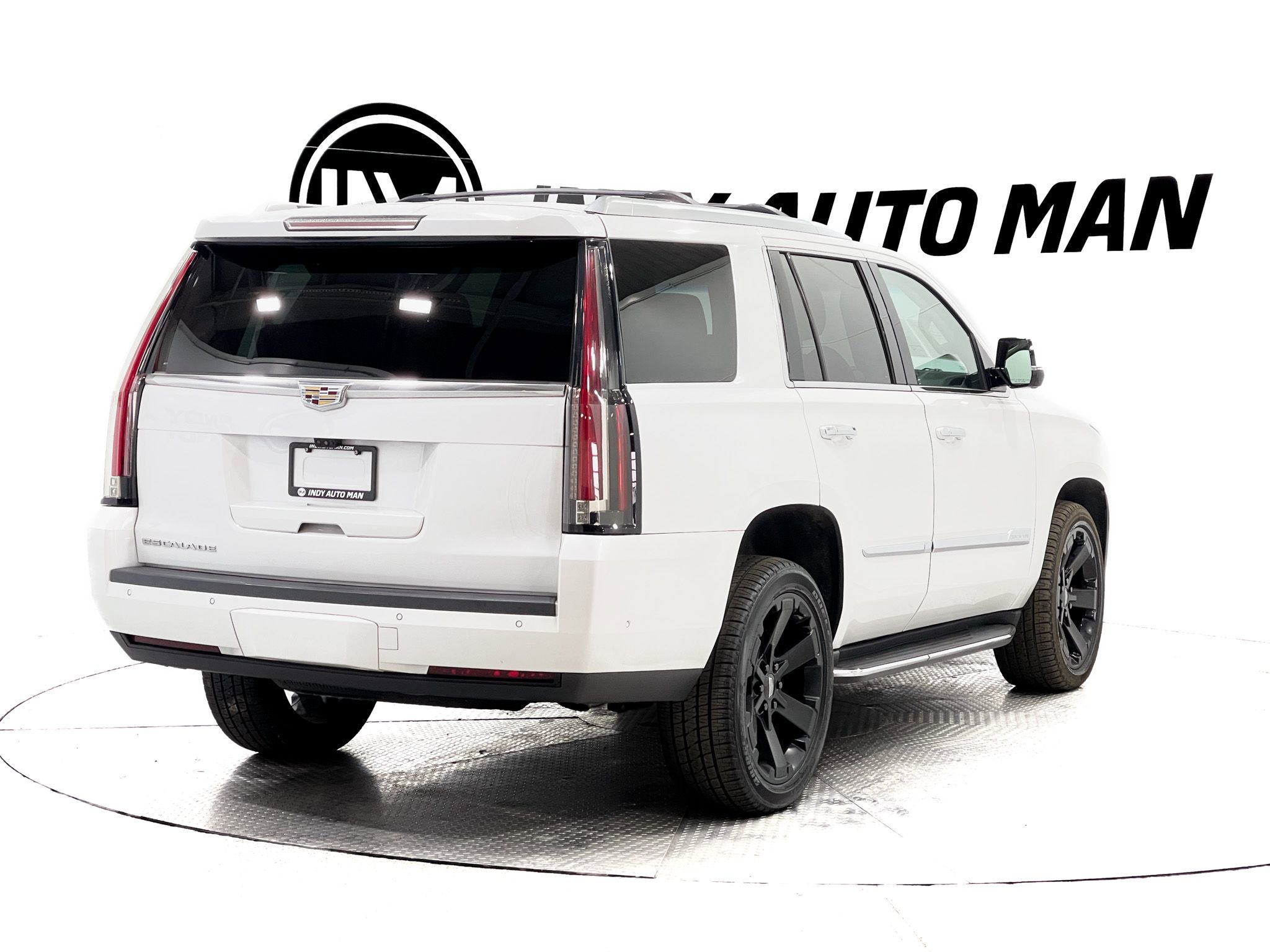 Used 2019 Cadillac Escalade Luxury image 4