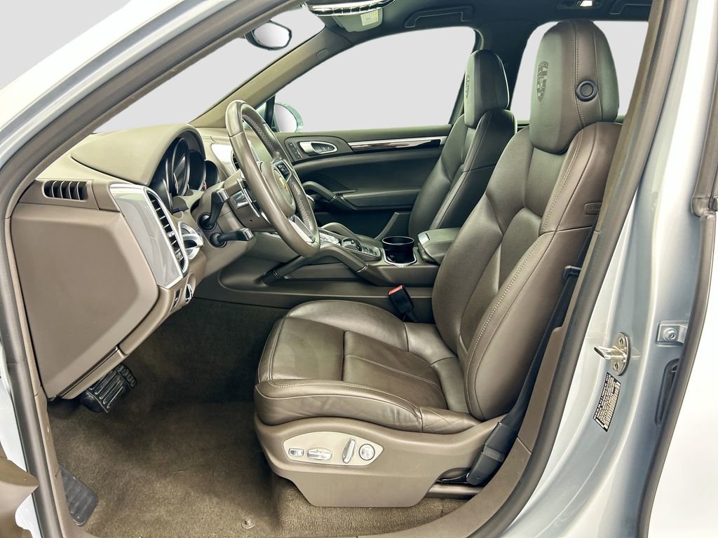 Used 2018 Porsche Cayenne image 18
