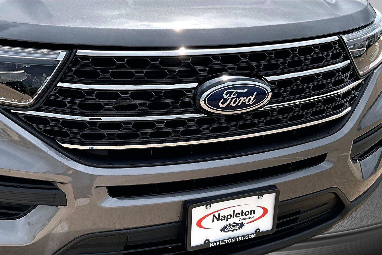 Used 2023 Ford Explorer XLT AWD/4WD image 29