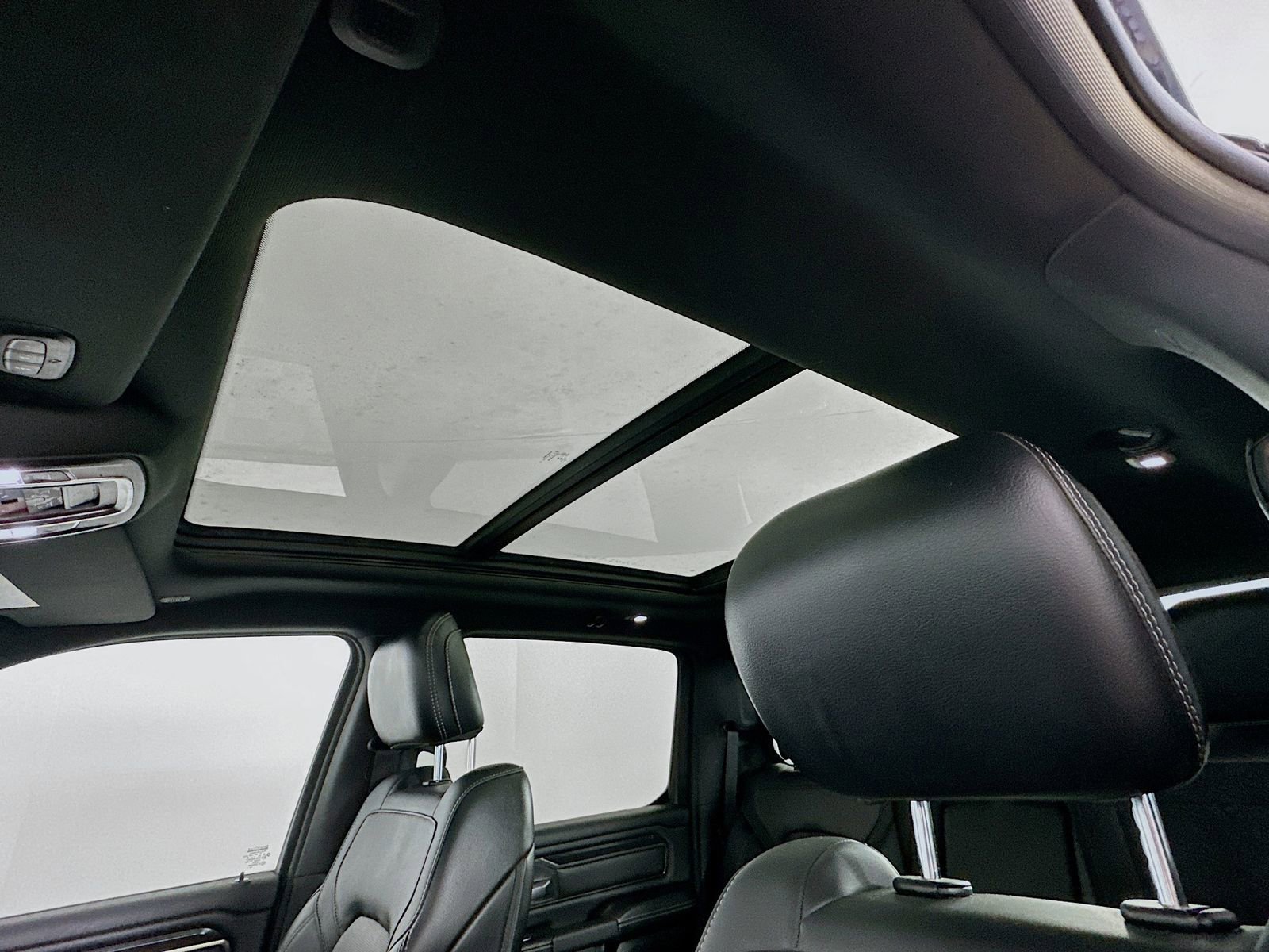 Used 2020 RAM 1500 Rebel image 24