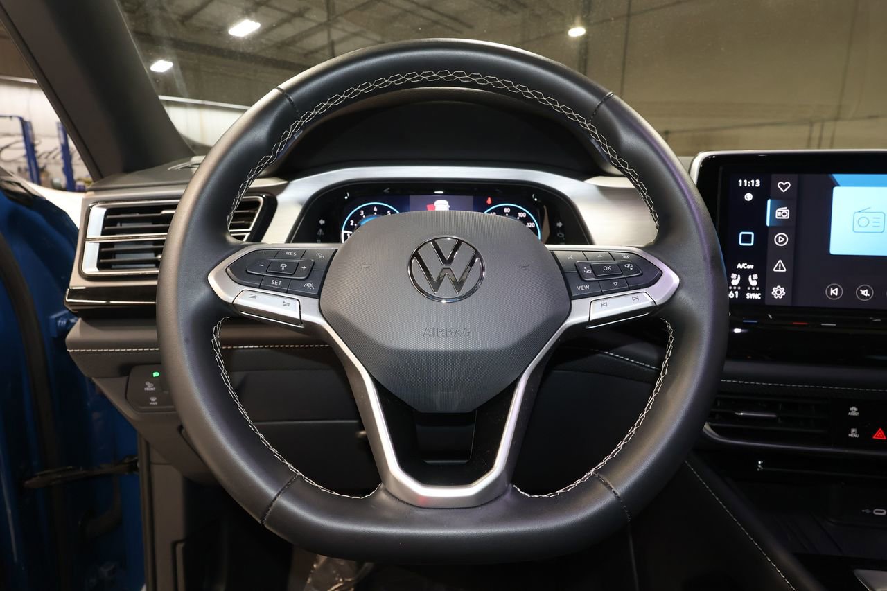 Used 2025 Volkswagen Atlas Cross Sport SE image 10