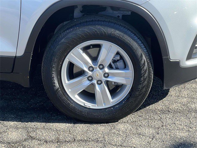 Certified 2022 Chevrolet Trax LT w/ LT Convenience Package image 9