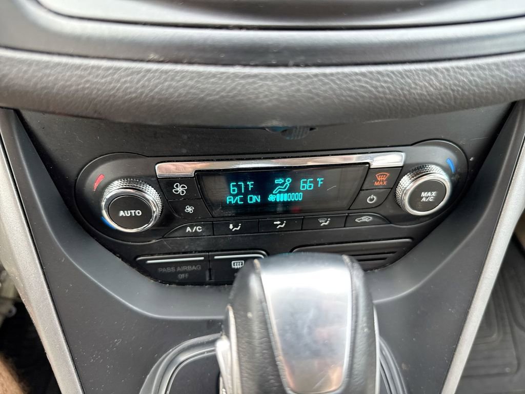 Used 2014 Ford Escape SE w/ Equipment Group 201A FWD image 16