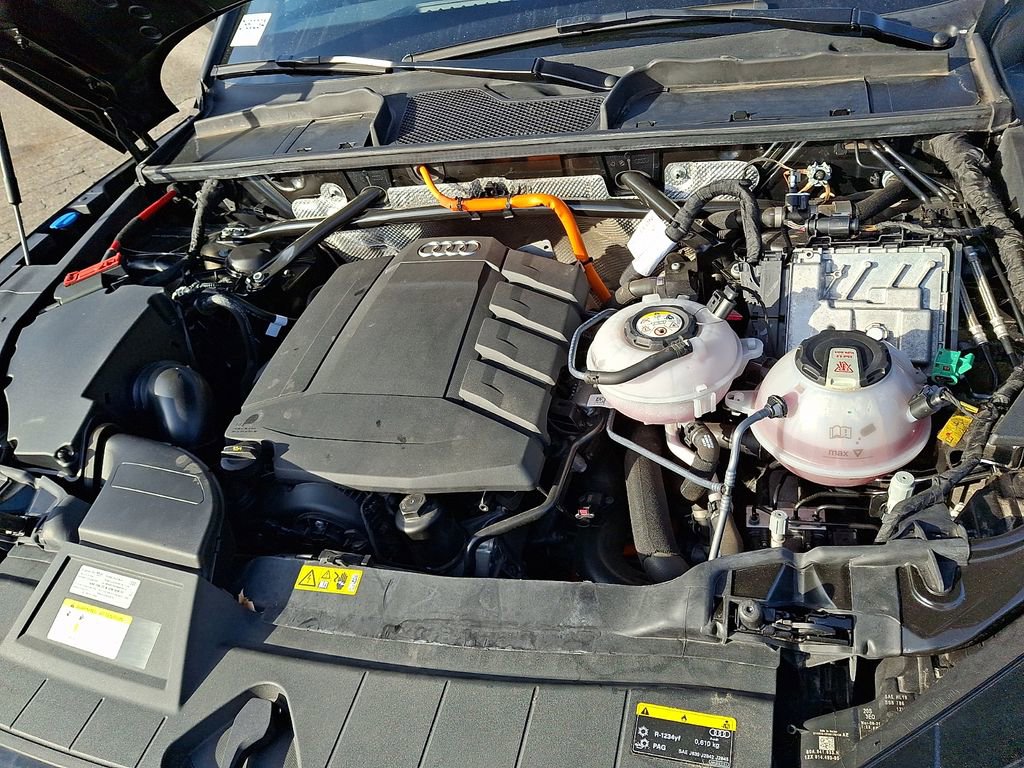 Used 2021 Audi Q5 e Premium w/ Convenience Package image 27