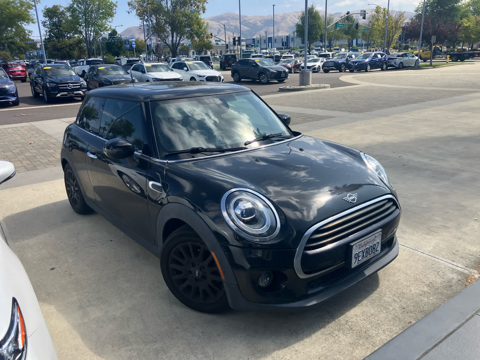 Used 2021 MINI Cooper 2-Door Hardtop FWD image 3