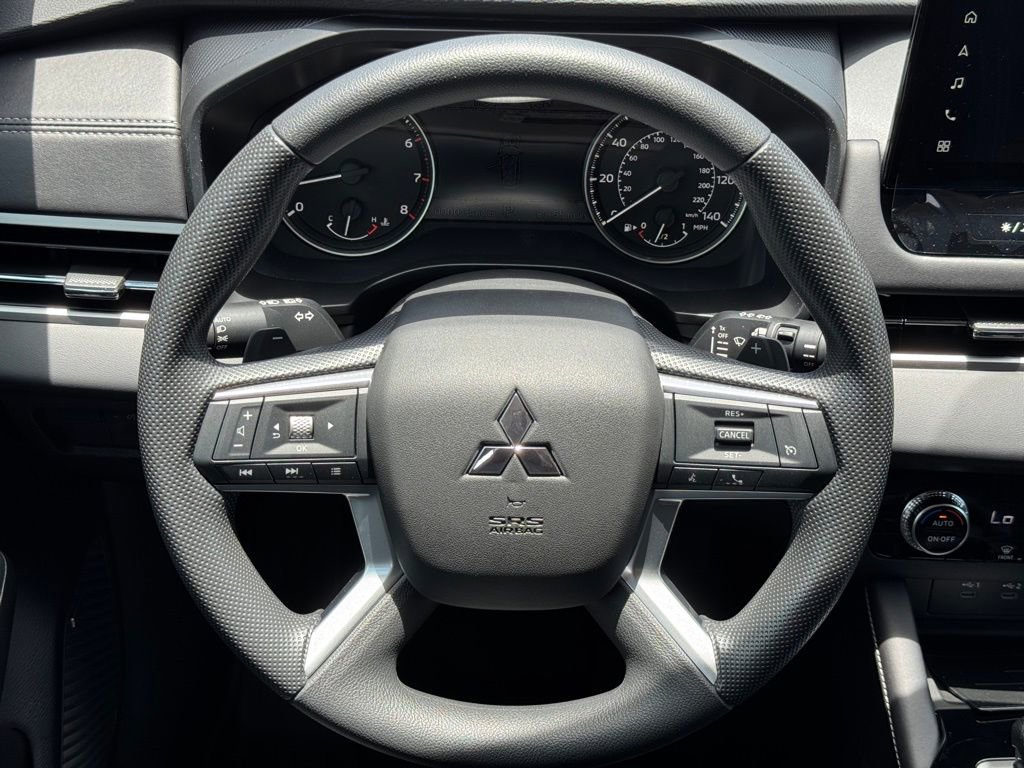 New 2025 Mitsubishi Outlander ES image 19