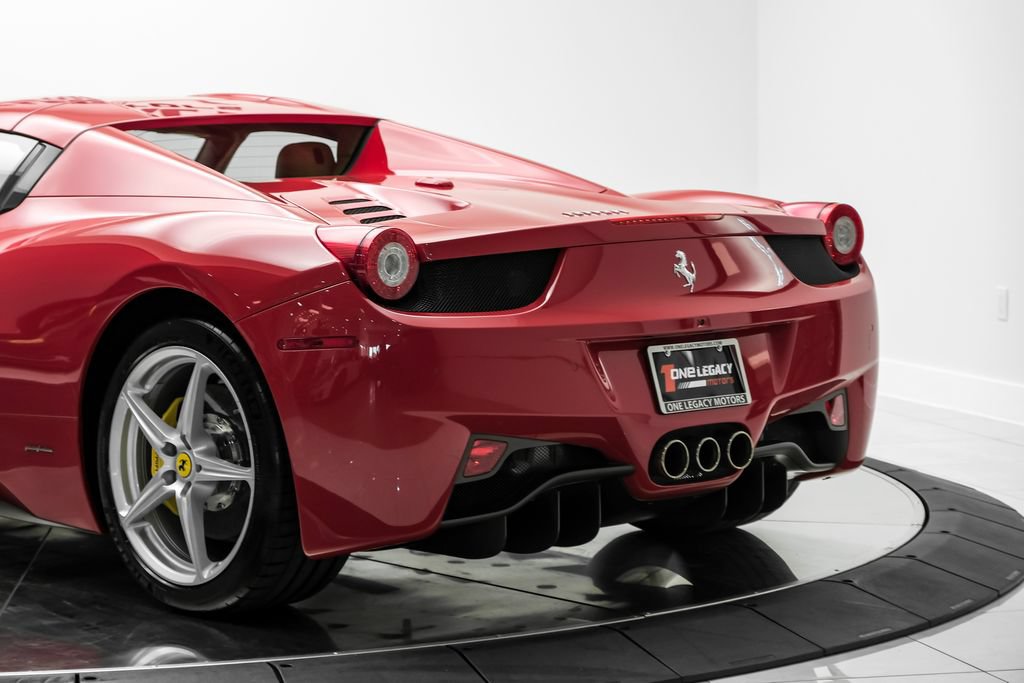 Used 2014 Ferrari 458 Spider RWD image 17