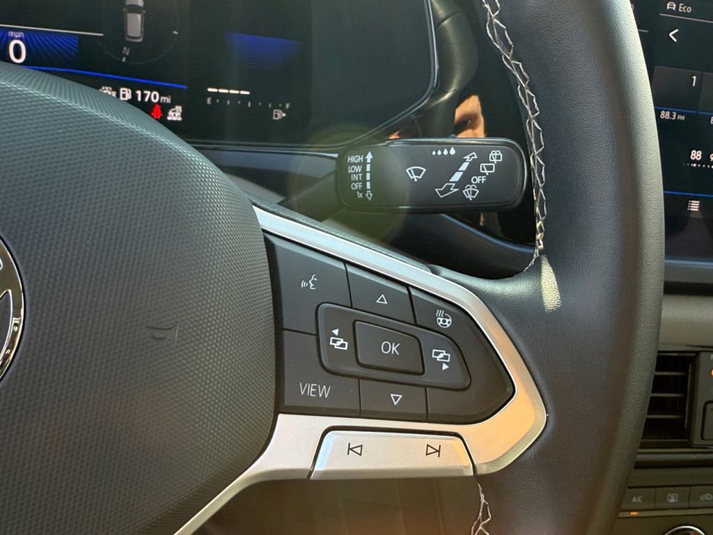 Used 2022 Volkswagen Taos SE w/ IQ.Drive SE Package image 13