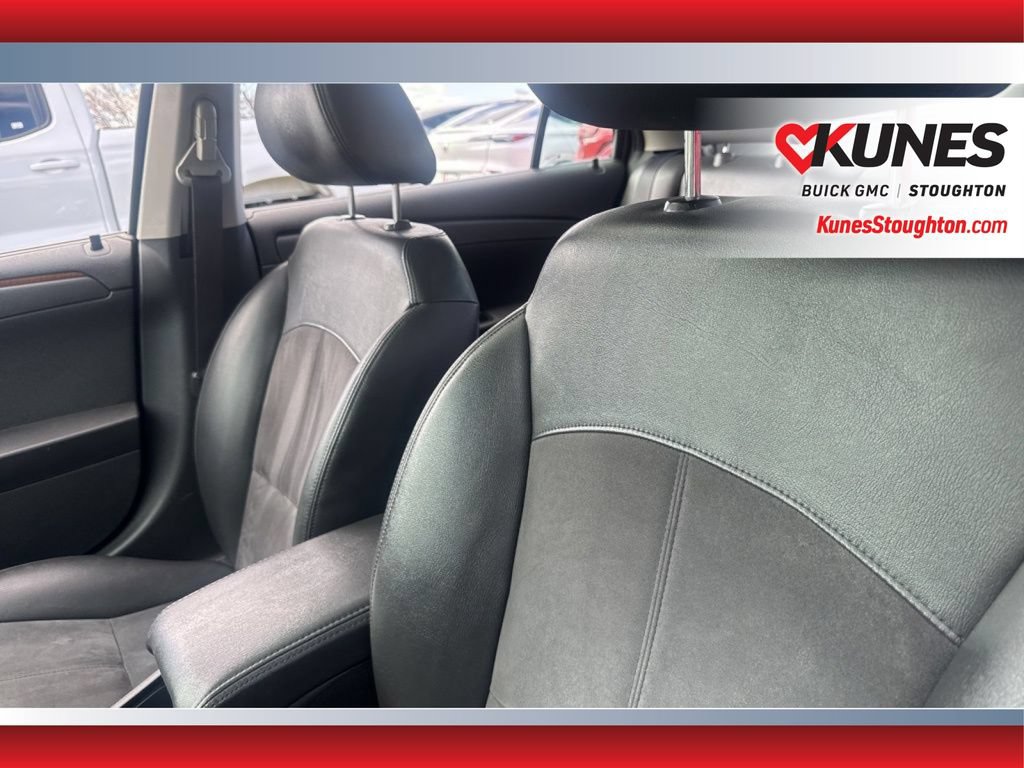 Used 2011 Chevrolet Malibu LT w/ Interface Package FWD image 21