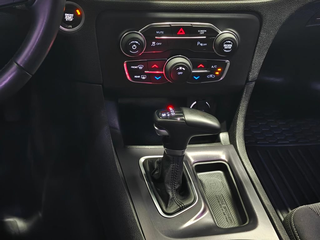 Used 2018 Dodge Charger SXT RWD image 7